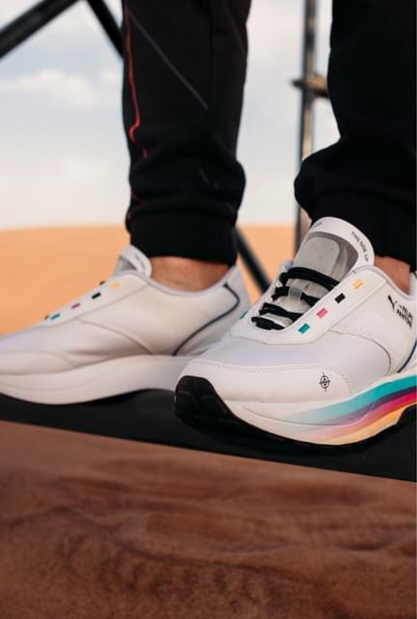 Женские кроссовки